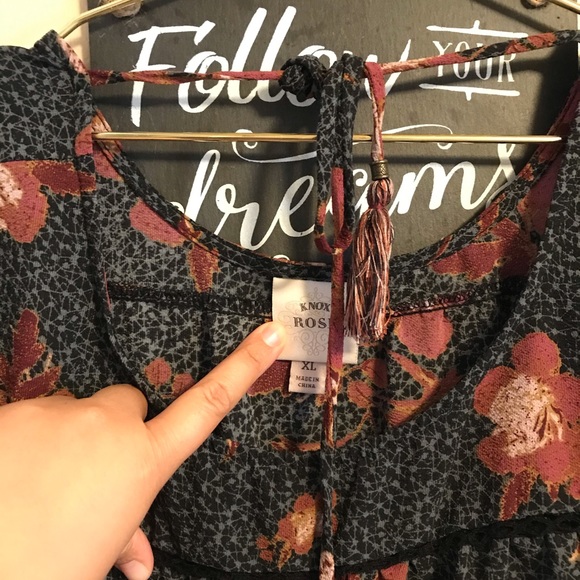 Blouse - Picture 2 of 3